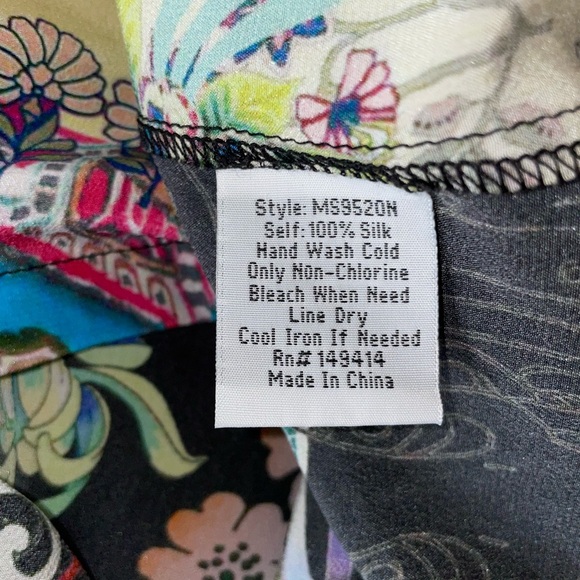 Johnny Was 100% Sill Black Floral Crewneck Short Sleeved Tee - Picture 15 of 16